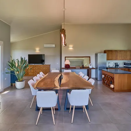 Вилла Colle Dei Vigneti - Sardinian Vineyard Estate Ussana