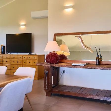 Вилла Colle Dei Vigneti - Sardinian Vineyard Estate *
